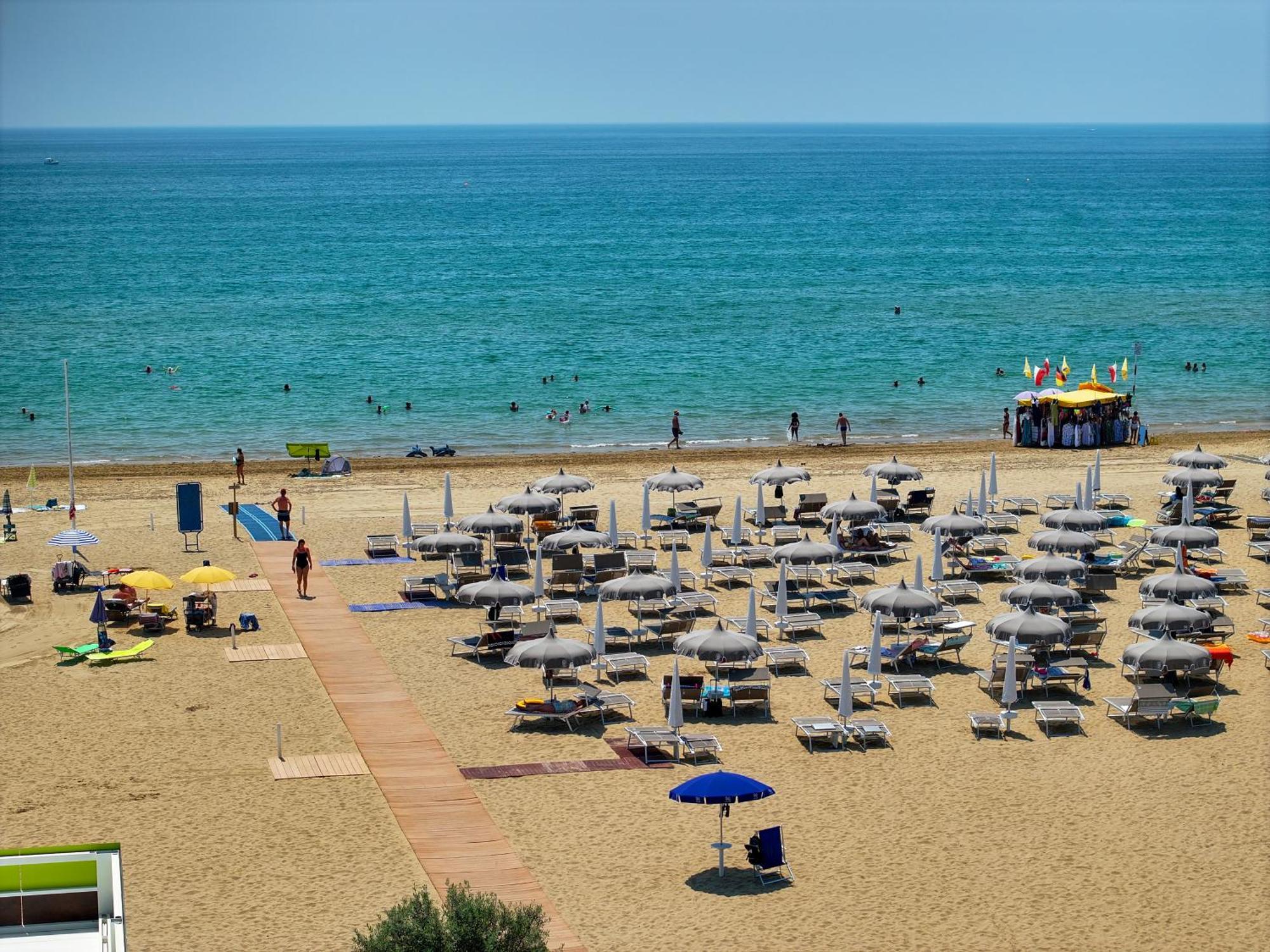 Il Tridente Hotel Bibione Eksteriør billede
