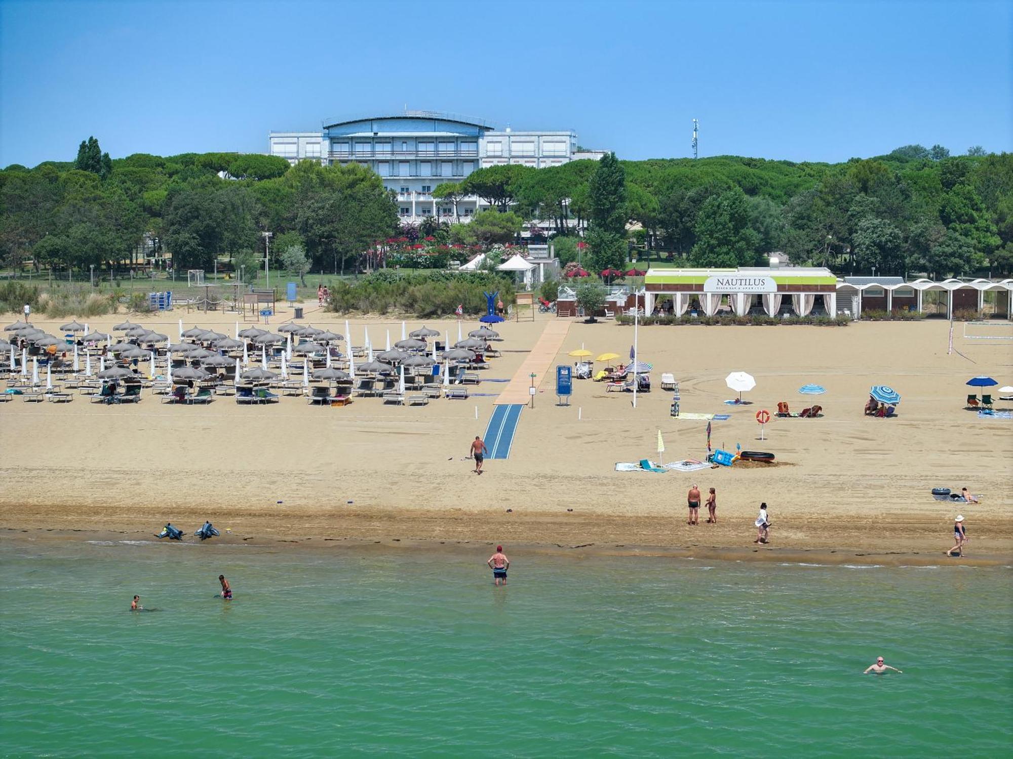 Il Tridente Hotel Bibione Eksteriør billede