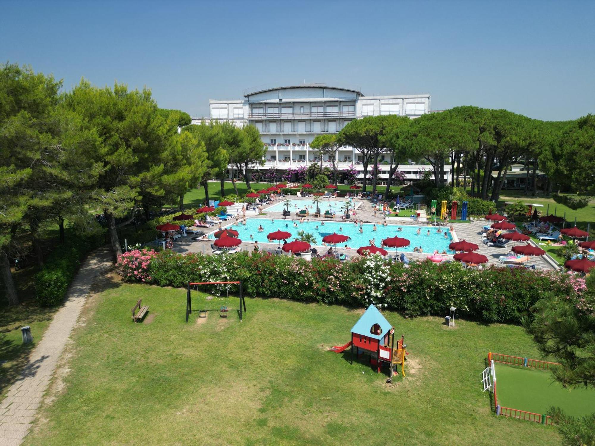 Il Tridente Hotel Bibione Eksteriør billede