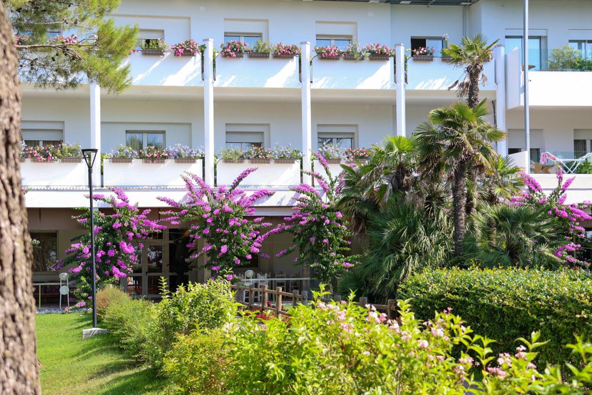 Il Tridente Hotel Bibione Eksteriør billede